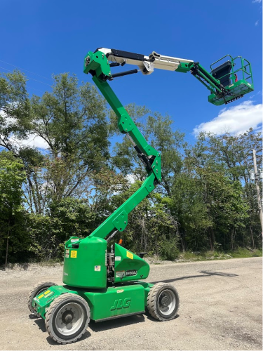 2013 JLG E450AJ  For Sale