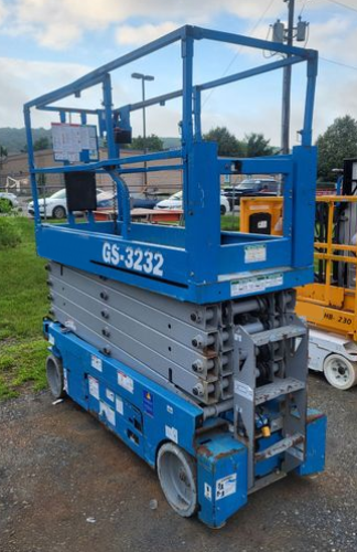 2017 Genie GS3232  For Sale