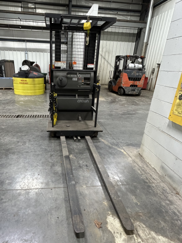 2002 Crown SP3010-30  For Sale