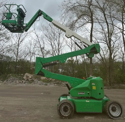 2013 JLG E450AJ  For Sale