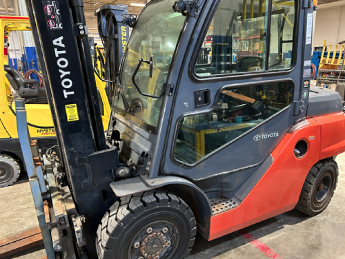 2017 Toyota 8FD40U  For Sale