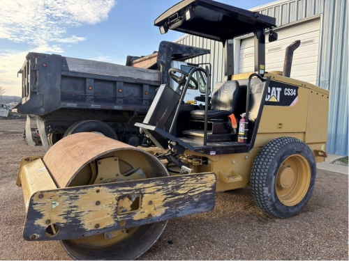 2018 Caterpillar CS34  For Sale