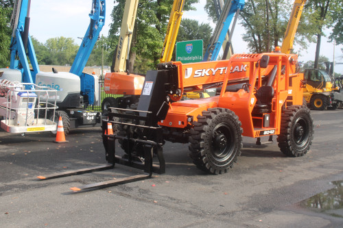 2018 Skytrak 8042  For Sale