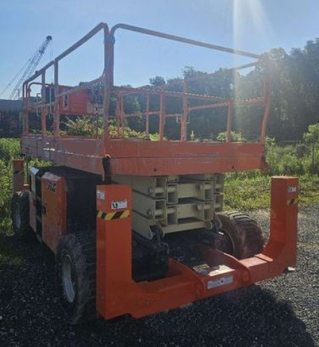 2019 JLG 330LRT  For Sale