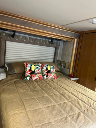 2005 Fleetwood Expedition 34M Diesel For Sale 151969_15