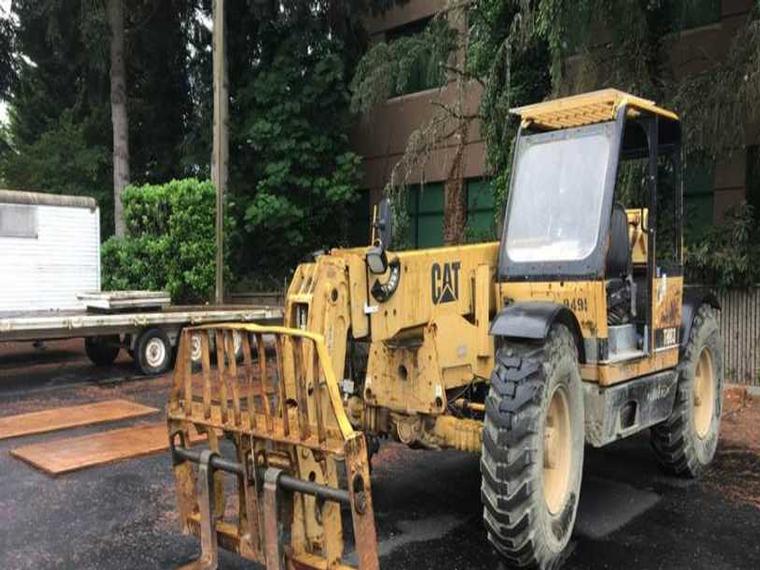 Caterpillar TH83 Telehandler