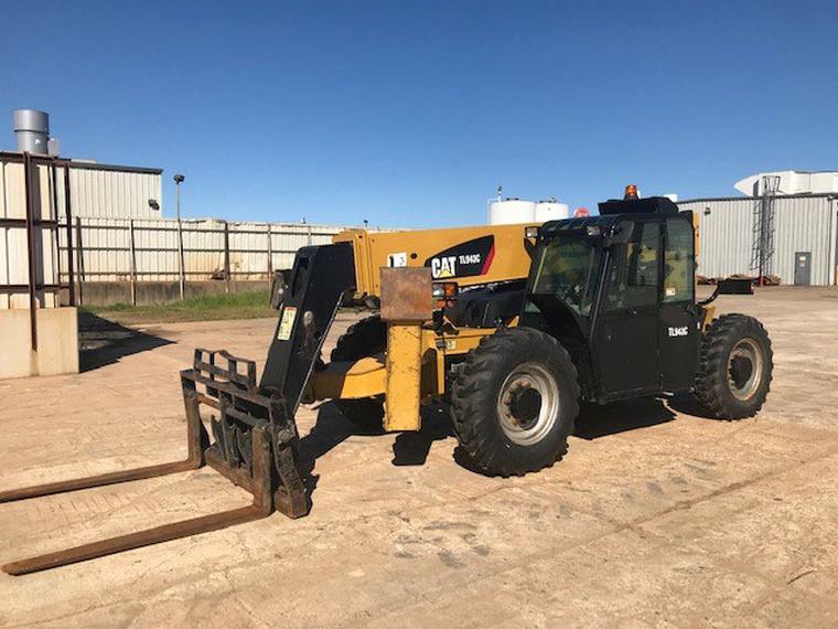 Caterpillar TL943C Telehandler