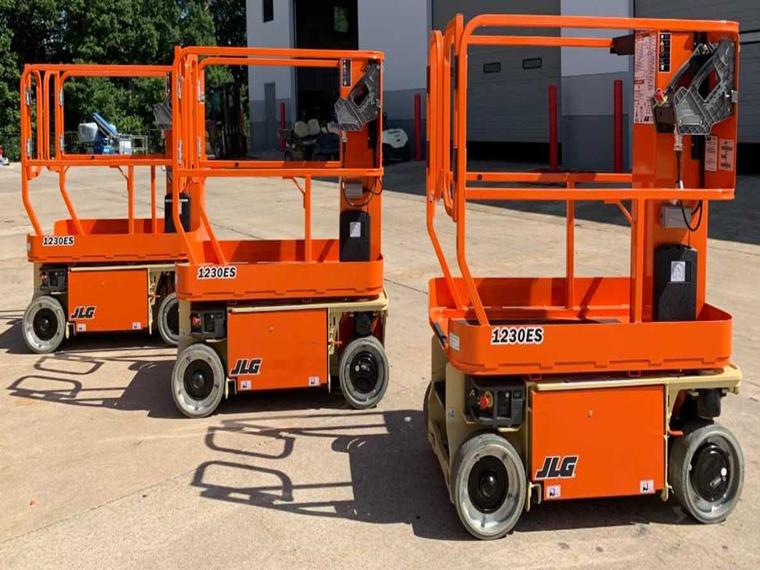 JLG 260MRT Scissor Lift