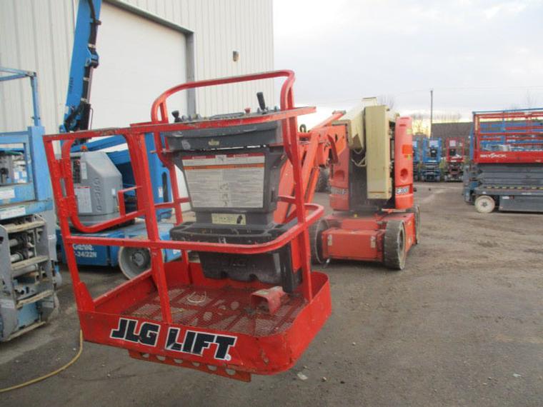 JLG E300AJPN Articulating Boom Lift