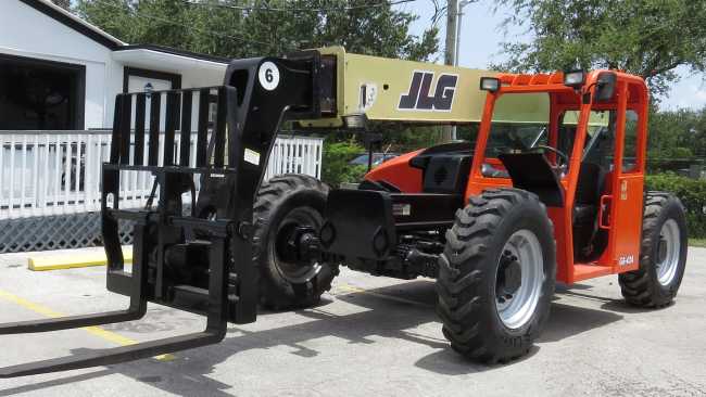 JLG G6-42A Telehandler