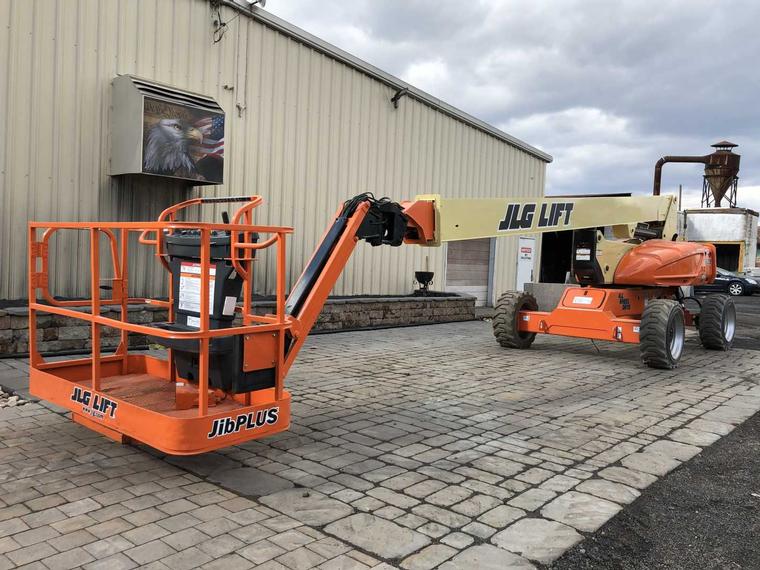 JLG M600J Articulating Boom Lift