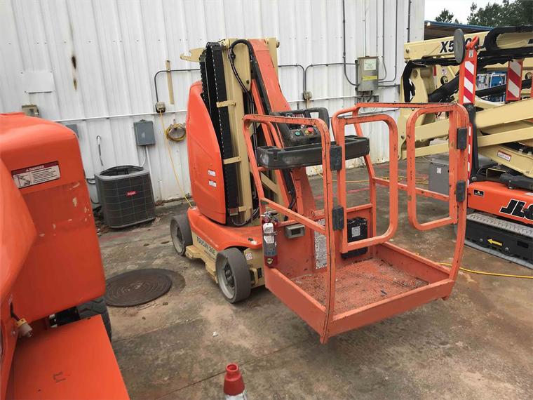 JLG Toucan 26E Articulating Boom Lift