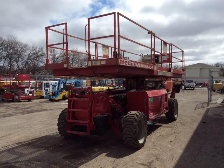 MEC Titan 40S Straight Boom Lift