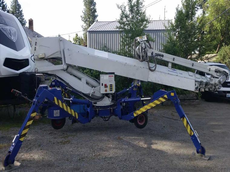 Reach Master Spider Lift