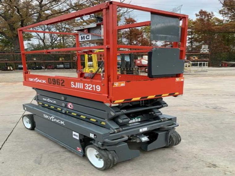 SkyJack SJ3219 Scissor Lift