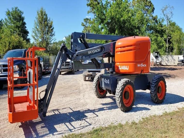SkyJack SJ46AJ Articulating Boom Lift