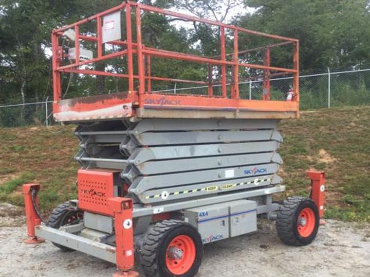 SkyJack SJ8850 Scissor Lift