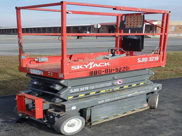 SkyJack SJIII3219 Scissor Lift