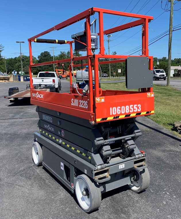 SkyJack SJIII3226 Scissor Lift